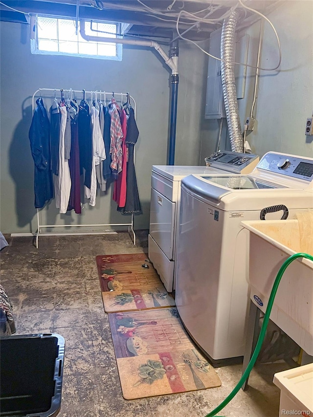 21710 Parklawn St, Oak Park, MI 48237 - washroom featuring separate washer and dryer