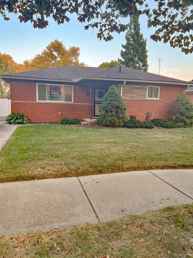 21710 Parklawn St, Oak Park, MI 48237 - ranch-style home featuring brick siding and a front lawn