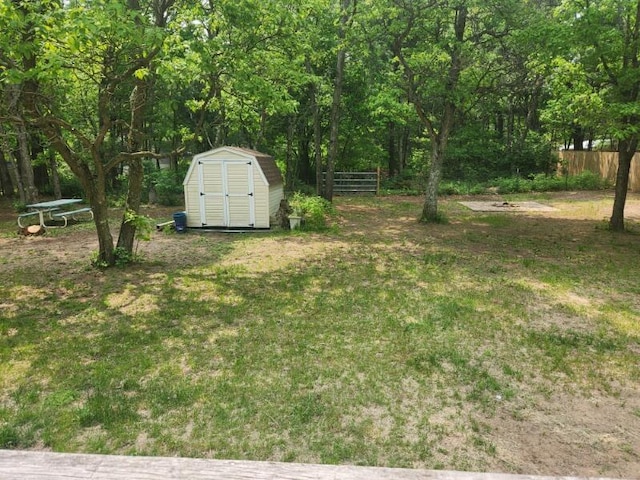661 W Michigan Rd, Twin Lake, MI 49457 - view of yard