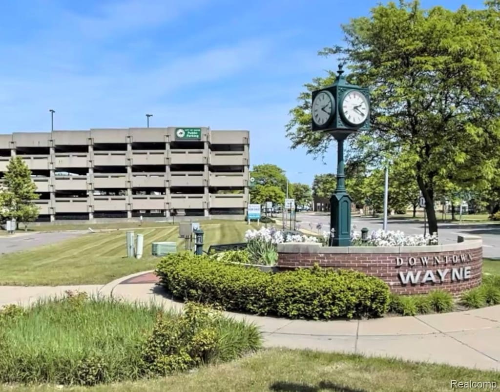 0000 Michigan E, Wayne, MI 48184