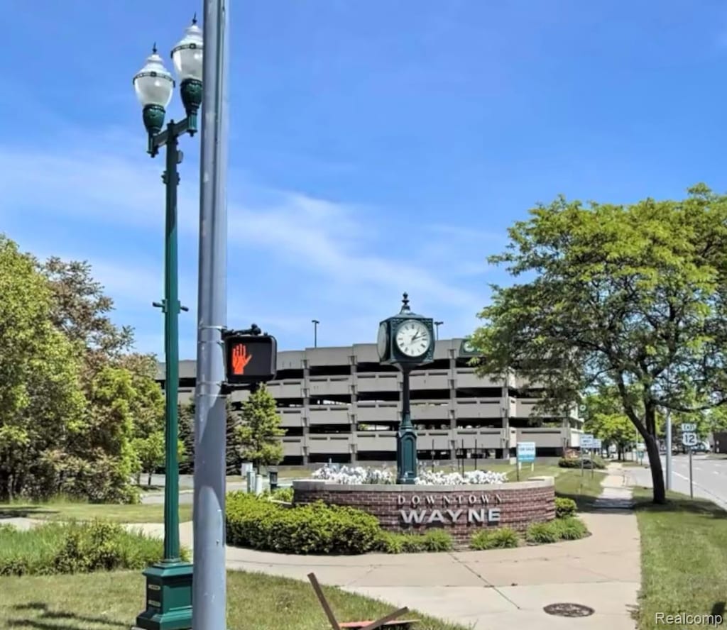 0000 Michigan E, Wayne, MI 48184