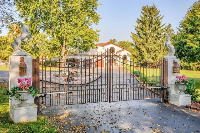 5379 N Irish Rd, Davison, MI 48423 - view of gate