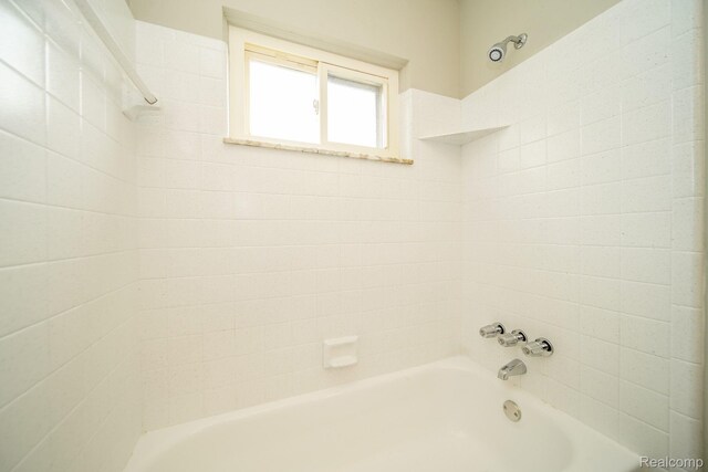 16282 Evergreen Ave, Eastpointe, MI 48021 - bathroom with shower / bathtub combination