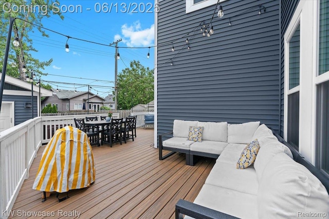 3278 Tyler Ave, Berkley, MI 48072 - deck with outdoor lounge area and outdoor dining area
