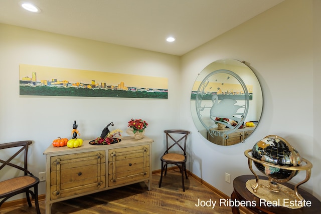 226 Sunset Ave NW, Grand Rapids, MI 49504 - living area featuring dark wood-style floors, baseboards, and recessed lighting