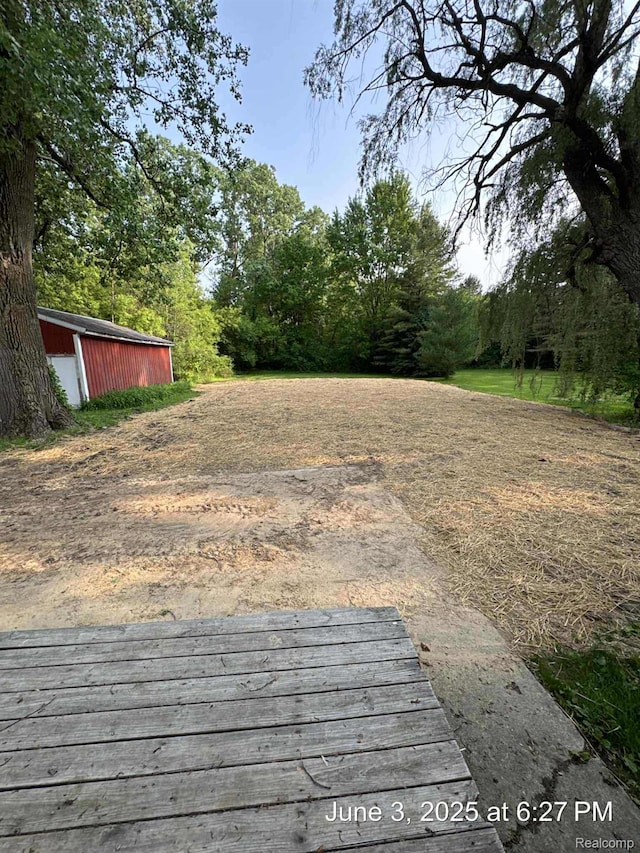 7025 Coldwater Rd, Flushing, MI 48433 - view of yard