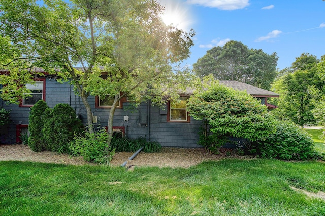 2845 Pittsfield Blvd, Ann Arbor, MI 48104 - back of property with a yard