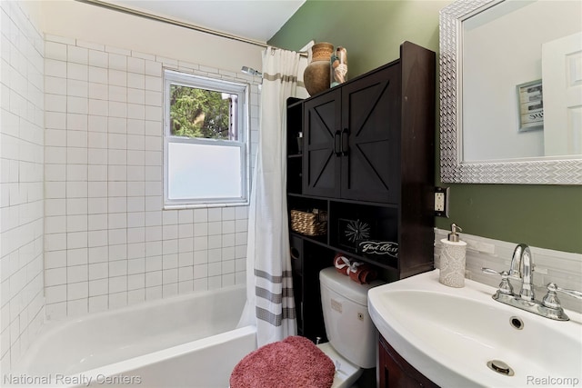 17710 Trinity St, Detroit, MI 48219 - full bath with shower / bath combination with curtain, vanity, and toilet