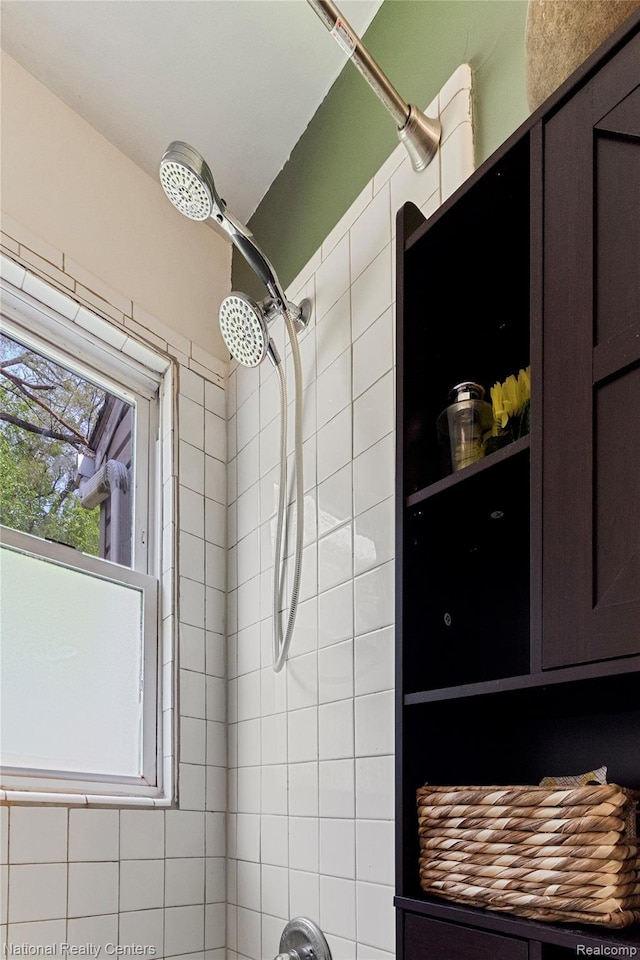 17710 Trinity St, Detroit, MI 48219 - bathroom with a tile shower