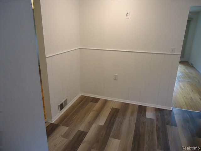 220 W Yale Ave, Pontiac, MI 48340 - unfurnished room featuring wood finished floors and wainscoting