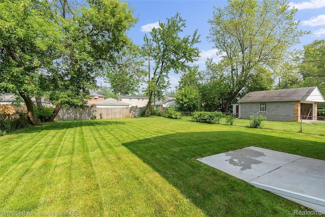 22114 Pleasant Ave, Eastpointe, MI 48021 - view of yard with a patio
