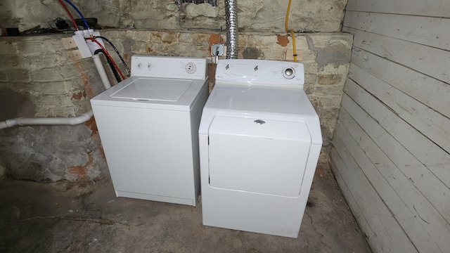 320 W Vine St, Kalamazoo, MI 49001 - washroom with separate washer and dryer