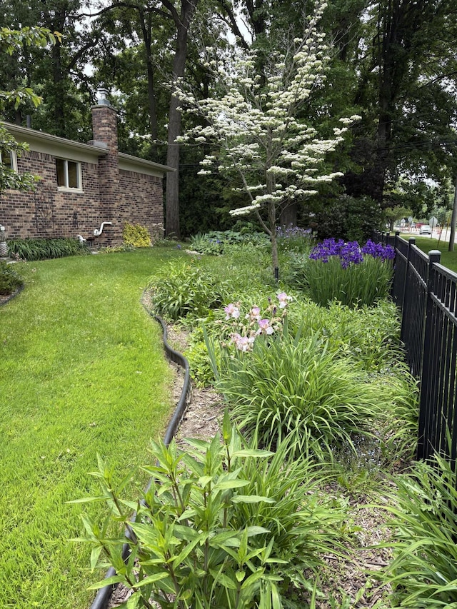 3481 Witherbee Dr, Troy, MI 48084 - view of yard