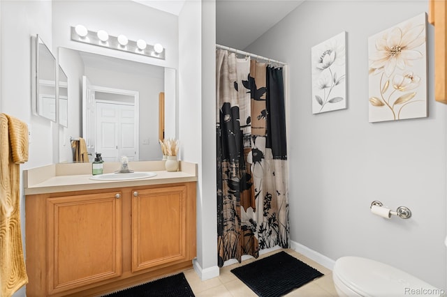 1015 Timber Ridge Ct, Grand Blanc, MI 48439 - full bath with vanity, toilet, tile patterned flooring, curtained shower, and baseboards