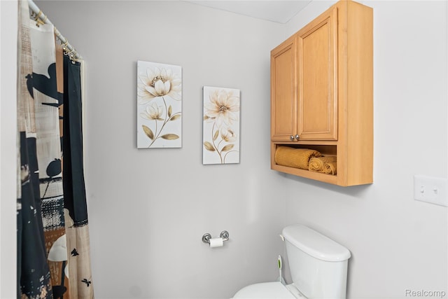 1015 Timber Ridge Ct, Grand Blanc, MI 48439 - bathroom featuring toilet