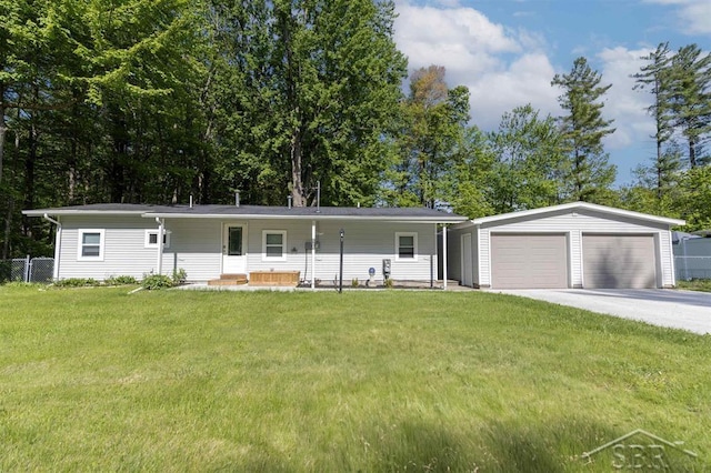 2832 N W River Rd, Sanford, MI 48657 - single story home featuring driveway, an attached garage, and a porch