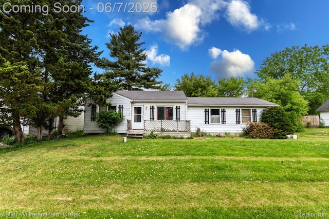 3500 Hogarth Ave, Flint, MI 48532 - ranch-style home with a front yard
