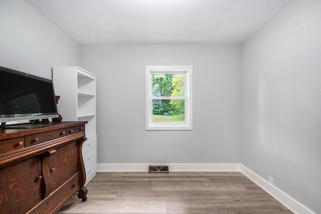 2016 Engleside Dr SE, Grand Rapids, MI 49546 - bedroom with light wood finished floors and baseboards