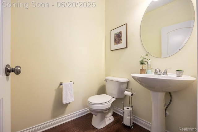 825 Mcintosh Ct, Oakland, MI 48363 - bathroom featuring wood finished floors and toilet