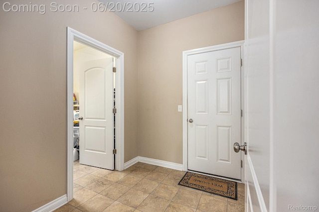 825 Mcintosh Ct, Oakland, MI 48363 - foyer entrance featuring baseboards