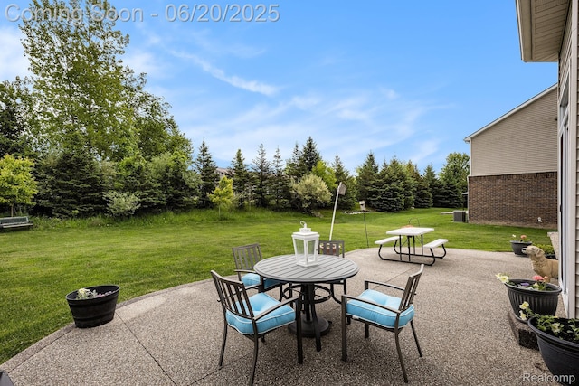 825 Mcintosh Ct, Oakland, MI 48363 - view of patio with outdoor dining space