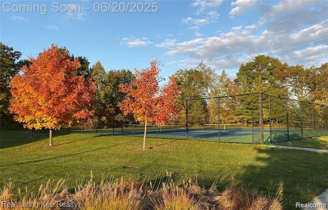 825 Mcintosh Ct, Oakland, MI 48363 - view of tennis court