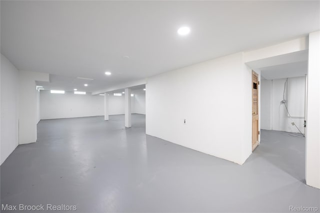 6695 Lahser Rd, Bloomfield Hills, MI 48301 - finished below grade area with recessed lighting