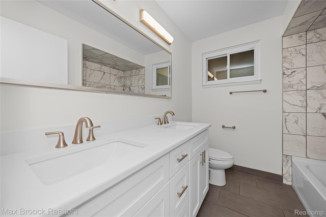 6695 Lahser Rd, Bloomfield Hills, MI 48301 - full bath with double vanity and toilet