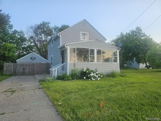 1073 W Bristol Rd, Grand Blanc, MI 48507 - view of front of property featuring a sunroom