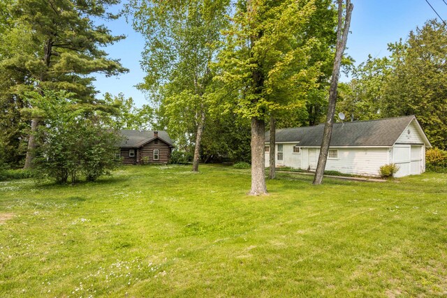 6952 Carter Rd, Beulah, MI 49617