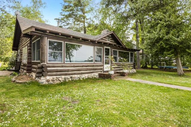 6952 Carter Rd, Beulah, MI 49617