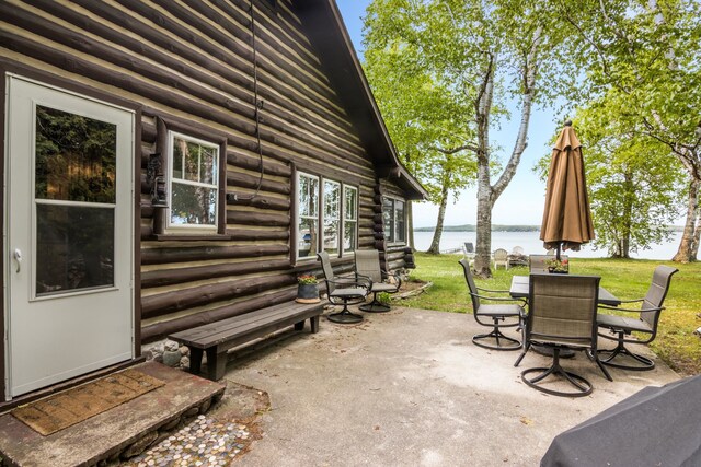 6952 Carter Rd, Beulah, MI 49617