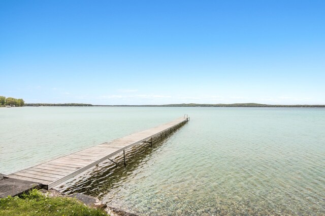 6952 Carter Rd, Beulah, MI 49617