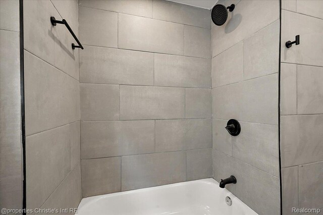 17155 Wisconsin St, Detroit, MI 48221 - bathroom with washtub / shower combination