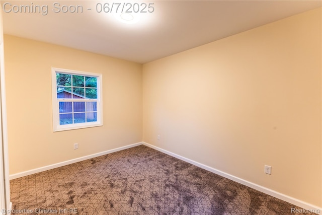 50824 Baltimore St, New Baltimore, MI 48047 - carpeted empty room with baseboards