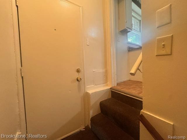 20951 Nummer St, Warren, MI 48089 - view of stairs