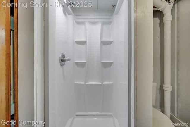 4217 Crooks Rd, Royal Oak, MI 48073 - full bath with a shower stall