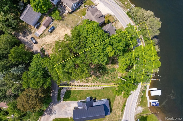 411 Heights Rd, Lake Orion, MI 48362
