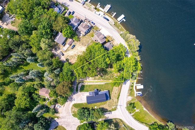411 Heights Rd, Lake Orion, MI 48362