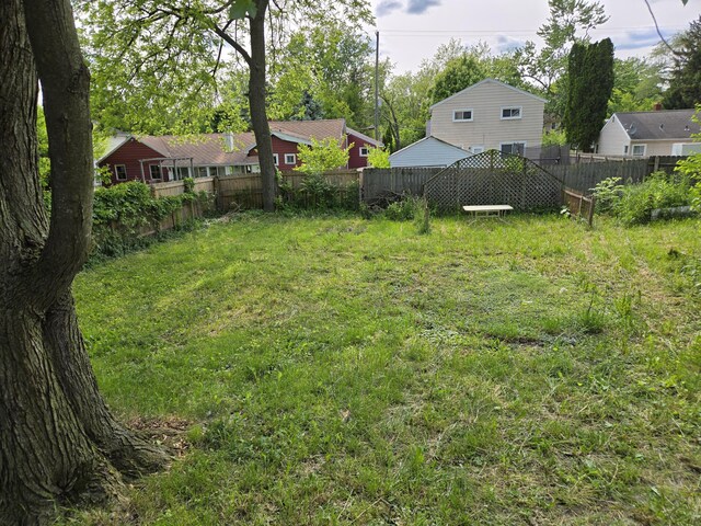 804 17th St, Jackson, MI 49203 - view of yard