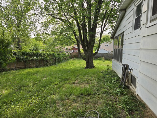 804 17th St, Jackson, MI 49203 - view of yard