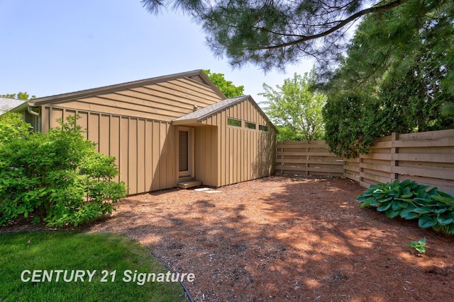 12 W Corral Dr, Saginaw, MI 48638 - view of yard