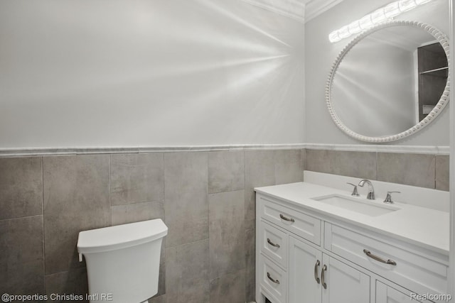 18051 Locherbie Ave, Beverly Hills, MI 48025 - bathroom with vanity, toilet, and crown molding