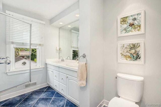 32457 Sheridan Dr, Beverly Hills, MI 48025 - bathroom featuring double vanity, baseboards, tile patterned floors, toilet, and recessed lighting