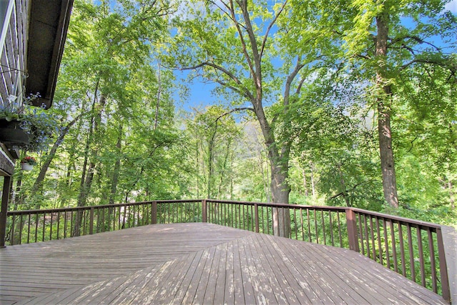 8721 Onandaga Rd, Clarkston, MI 48348 - view of deck