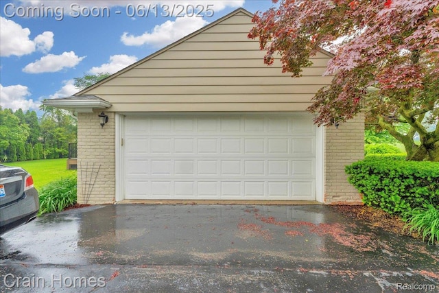 6151 Golfview Dr, Bloomfield Hills, MI 48301 - view of detached garage