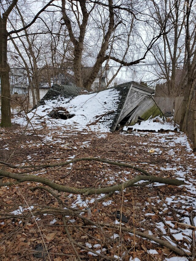 18430 Westphalia St, Detroit, MI 48205 - view of yard layered in snow