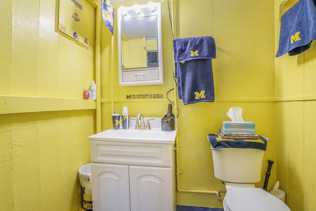 740 Halena St NE, Grand Rapids, MI 49505 - bathroom featuring vanity and toilet