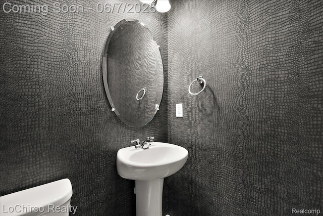 273 Strawberry Dr, Rochester Hills, MI 48307 - photo 4