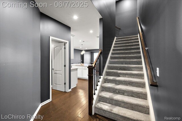 273 Strawberry Dr, Rochester Hills, MI 48307 - photo 2